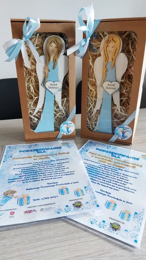 Podziękowania i pamiątkowe figurki aniołów