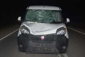 Uszkodzony samochód biorący udział w zdarzeniu