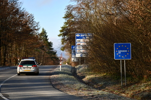 Słowacki radiowóz przy granica kraju