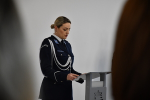 Zdjęcia z uroczystej zbiórki podczas, której nastąpiło zdanie i przejęcie obowiązków służbowych na stanowisku Komendanta Powiatowego Policji w Jaśle