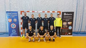 Zdjęcia z turnieju eliminacyjnego, na którym są zawodnicy i organizatorzy