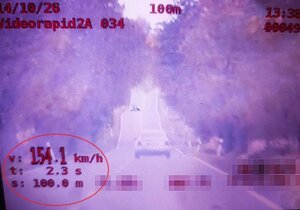 Zdjęcie z policyjnego wideorejestratora z ujawnioną prędkością