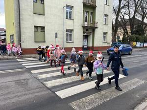 akcja &quot;Odblaskowy Mikołaj&quot; na ulicach Leska