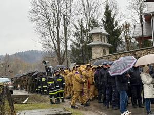 droga krzyżowa służb mundurowych w Zwierzyniu