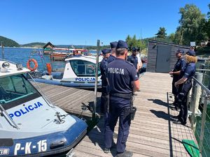 odprawa policjantów Oddziału Prewencji w Rzeszowie rozpoczynających służbę w Polańczyku