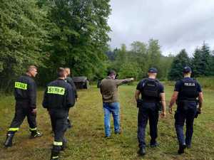 Policjanci odwiedzają harcerzy wypoczywających w Bieszczadach