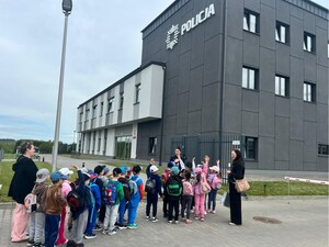 Przedszkolaki odwiedziły leską komendę