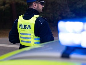 Zdjęcia przedstawiają przebieg ćwiczeń "Leżajsk 2025", w których udział wzięli służby mundurowe. Wydarzenie odbyło się na żwirowni w Łętowni. Na zdjęciach widoczni są strażacy z Państwowej Straży Pożarnej, z Ochotniczych Straży Pożarnych, Wojsk Obrony Terytorialnej, Policjanci oraz inni funkcjonariusze.