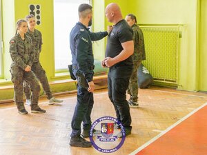 Zdjęcia przedstawiają przebieg szkolenia uczestników obozu poligonowego w Centrum Szkolenia Klas Mundurowych w Nowej Sarzynie.