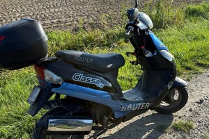 motorower na drodze.