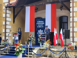 Uczestnicy obchodów Święta Policji w Mieleckiej jednostce policji