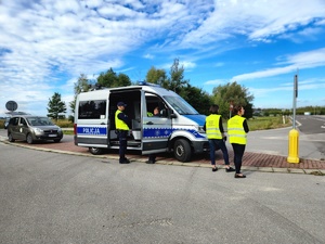 Inspektorzy Ochrony Środowiska i funkcjonariusze mieleckiej Policji podczas wspólnych działań