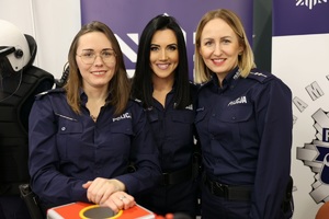 policjantki z KPP Mielec z dziećmi podczas Mieleckiej Strefy Kobiet