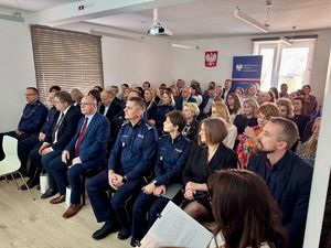 uczestnicy konferencji dot. "Cyberprzestępczości wśród dzieci i młodzieży- charakterystyka zjawiska, jego skala, przeciwdziałanie" w Sądzie Rejonowym w Mielcu.