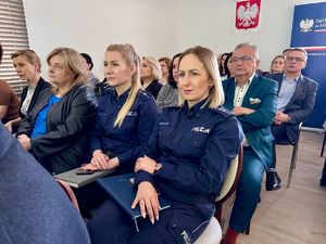 uczestnicy konferencji dot. "Cyberprzestępczości wśród dzieci i młodzieży- charakterystyka zjawiska, jego skala, przeciwdziałanie" w Sądzie Rejonowym w Mielcu.