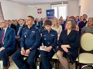 uczestnicy konferencji dot. "Cyberprzestępczości wśród dzieci i młodzieży- charakterystyka zjawiska, jego skala, przeciwdziałanie" w Sądzie Rejonowym w Mielcu.