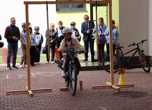policjanci, organizatorzy Wojewódzkiego Finału Turnieju Bezpieczeństwa w Ruchu Drogowym