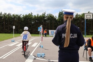 policjanci, organizatorzy Wojewódzkiego Finału Turnieju Bezpieczeństwa w Ruchu Drogowym