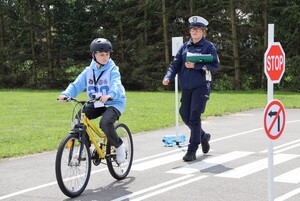 policjanci, organizatorzy Wojewódzkiego Finału Turnieju Bezpieczeństwa w Ruchu Drogowym