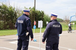 policjanci, organizatorzy Wojewódzkiego Finału Turnieju Bezpieczeństwa w Ruchu Drogowym