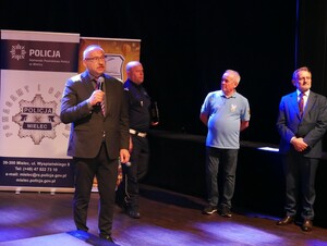 policjanci, organizatorzy Wojewódzkiego Finału Turnieju Bezpieczeństwa w Ruchu Drogowym