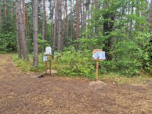 policjanci z wizytą na obozie harcerskim