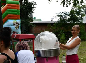 piknik mundurowy w parku miejskim pokaz sprzętu służb mundurowych