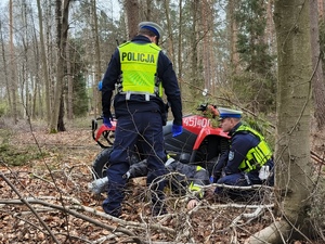 Zdjęcia przedstawiają policjantów oraz inne służby biorących udział w ćwiczeniach