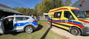 Na zdjęciach widać służby podczas akcji poszukiwawczej zaginionej kobiety