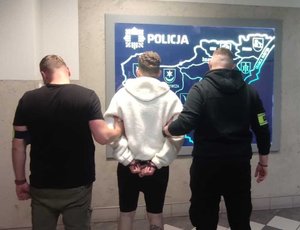 doprowadzenie zatrzymanego przez funkcjonariuszy KMP Przemyśl