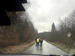 marsz charytatywny z udziałem funkcjonariuszy KMP