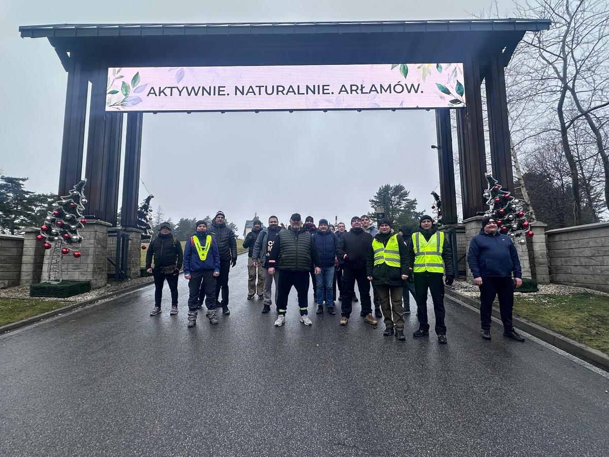 Charytatywny marsz z Przemyśla do Arłamowa - policjanci ruszyli w drogę dla Moniki