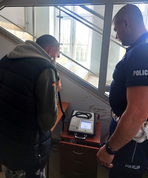 Zatrzymany 41- latek podczas badania stanu trzeźwości