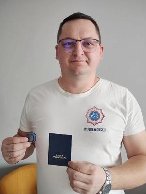 Policjant oddający szpik