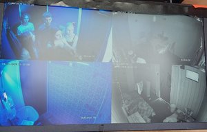 Obraz z monitora ukazującego pokoje w escapetrucku.