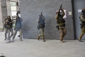 Policjanci podczas ćwiczeń