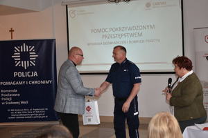 Policjanci podczas konferencji