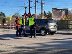 Policjanci wspólnie z SOK podczas działań