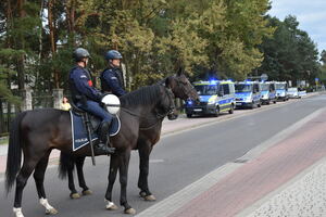 Policjanci podczas zabezpieczenia