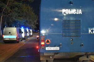 Policjanci podczas zabezpieczenia