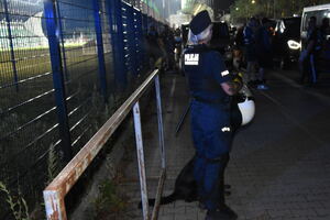 Policjanci podczas zabezpieczenia