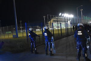 Policjanci podczas zabezpieczenia