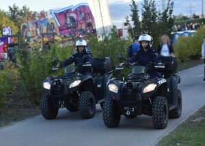 Policjanci podczas zabezpieczenia festiwalu