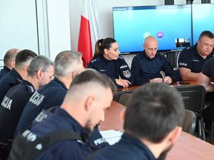 Policjanci podczas zabezpieczenia