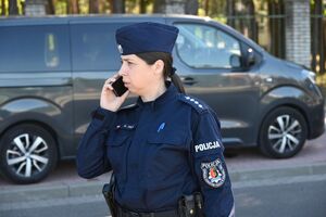 Policjanci podczas zabezpieczenia