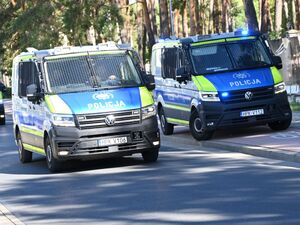 Policjanci podczas zabezpieczenia
