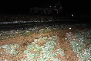 Zniszczenia spowodowane przez pojazd.