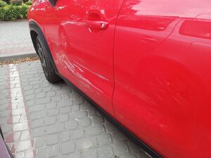 Uszkodzony pojazd marki citroen