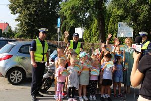 "Bezpieczna droga do szkoły" - działania policjantów przy udziale radia "Leliwa"