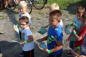 "Bezpieczna droga do szkoły" - działania policjantów przy udziale radia "Leliwa"